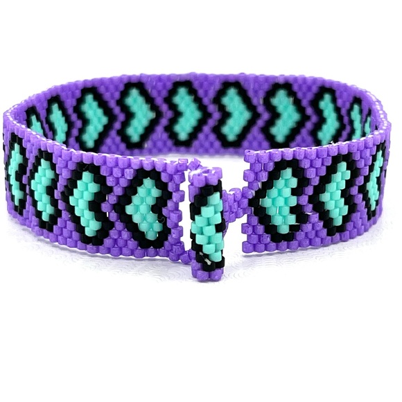 HAND CRAFTED Beaded Turquoise Hearts Bracelet - Picture 3 of 8